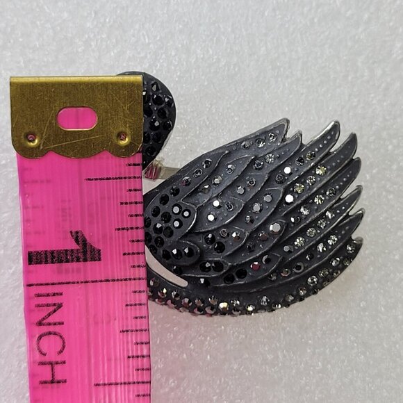Black Swan Brooch Pin - Picture 6 of 8
